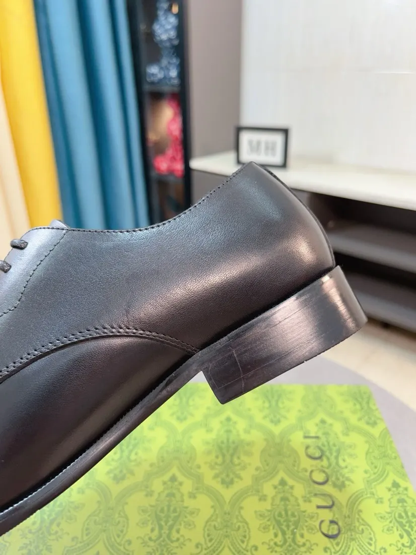 Men's Men's Shoes 💰520🌹🌹Niuli [GUCCI Gucci] A new style of formal men's leather shoes is coming~ The original quality upper is made of patent leather imported from Italy, the leather is soft and delicate, comfortable and soft first-layer cowhide lining, rubber wear-resistant outsole, the shoe shape is dignified and domineering, and the luxury charm cannot be concealed! The natural and free nouveau riche leads the trend. Code number: 38-44